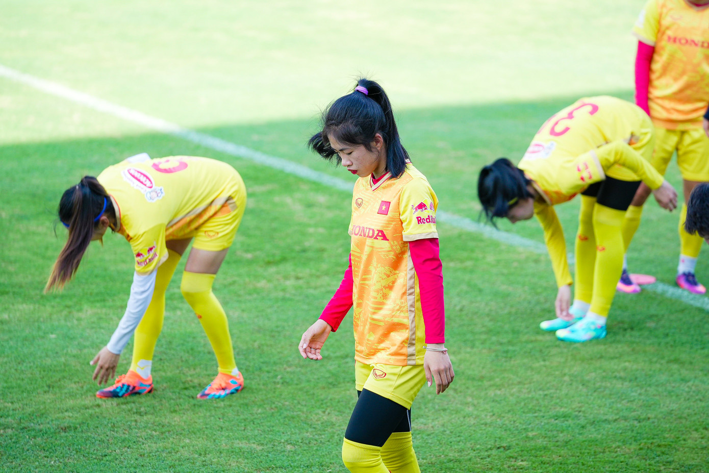 Chiều 3/7, khi tới thăm hỏi và động viên ĐT nữ Việt Nam, Thủ tướng Phạm Minh Chính đã nhắc tới Thanh Nhã và khoảnh khắc tỏa sáng ở trận giao hữu với ĐT Đức, mong muốn cô cùng các đồng đội tiếp tục tạo nên những màn trình diễn tương tự ở sân chơi World Cup.