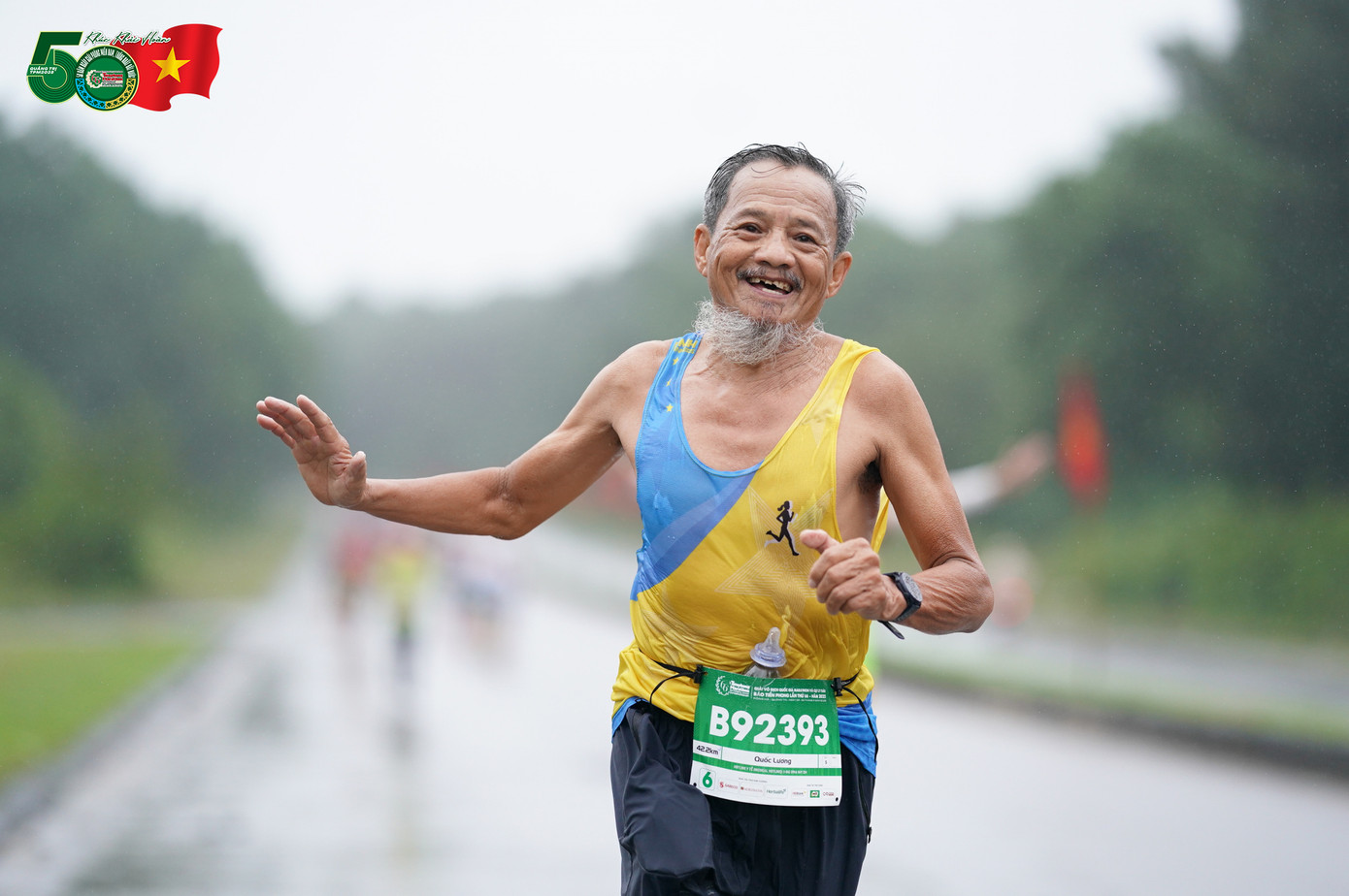 50 năm ngày thống nhất và chuyện về những bước chạy tự do của VĐV 73 tuổi ảnh 1