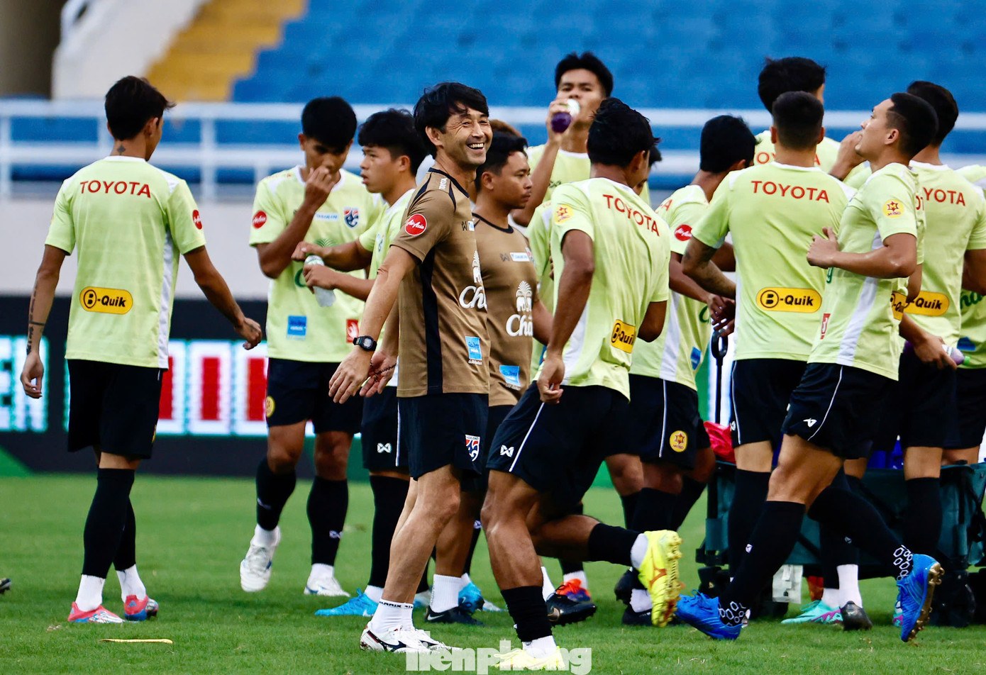 Trong cuộc họp báo trước trận, HLV Masatada Ishii cho biết, &quot;trận đấu với Nga không diễn ra nên Thái Lan có thêm thời gian chuẩn bị cho cuộc đọ sức Việt Nam. Đây là một thuận lợi và chúng tôi đã sẵn sàng cho cuộc chạm trán tại Mỹ Đình&quot;.