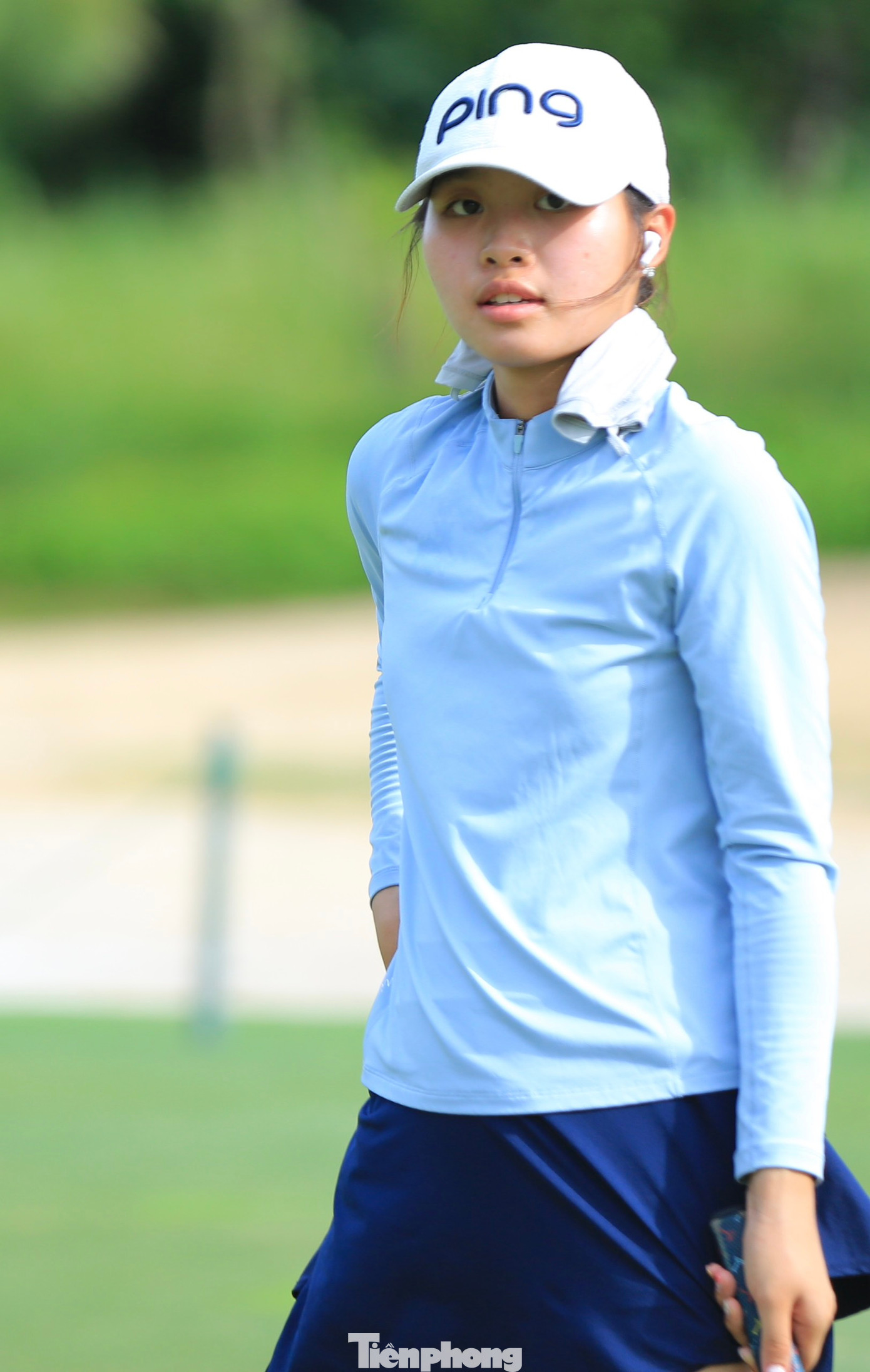 Cách đây không lâu, cũng tại Vinpearl Golf Hải Phòng, Chúc An đã thắng thuyết phục tại VGA Junior Tour 2024 chặng 3. Đây là sự chuẩn bị tuyệt vời để cô bước vào hành trình bảo vệ ngôi vô địch Giải Vô địch Golf Quốc gia 2024.