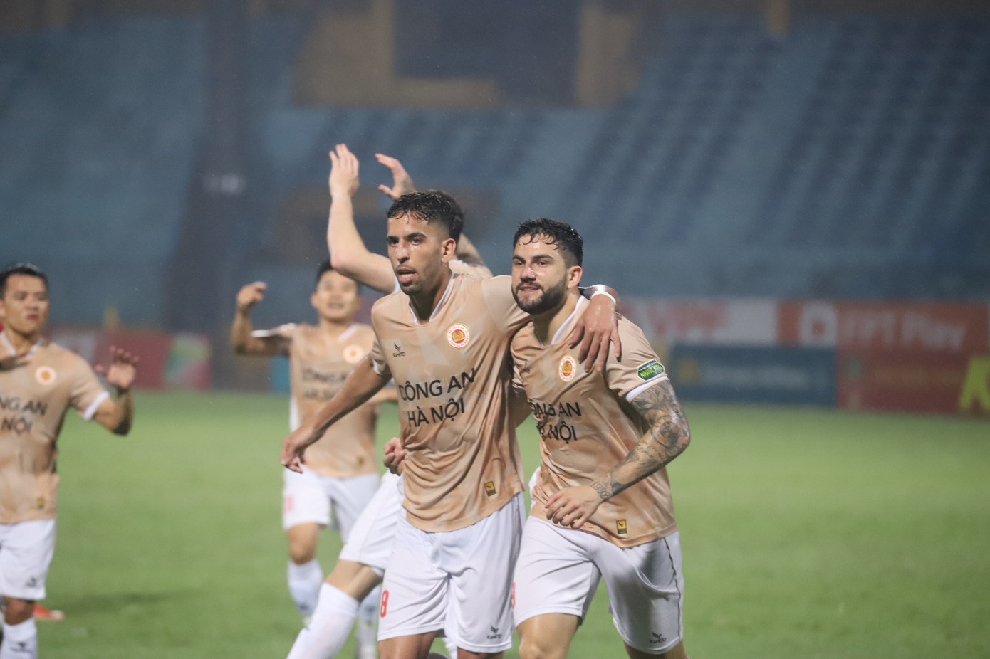 Hat-trick của Jeferson giúp CAHN nhẹ nhàng vượt qua Khánh Hòa ảnh 17 Hat-trick của Jeferson giúp CAHN nhẹ nhàng vượt qua Khánh Hòa ảnh 17