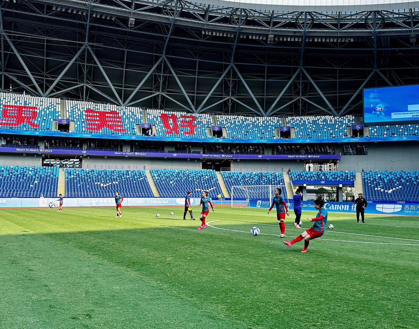 Đội tuyển nữ Việt Nam vùi dập Bangladesh 6-1 ảnh 8