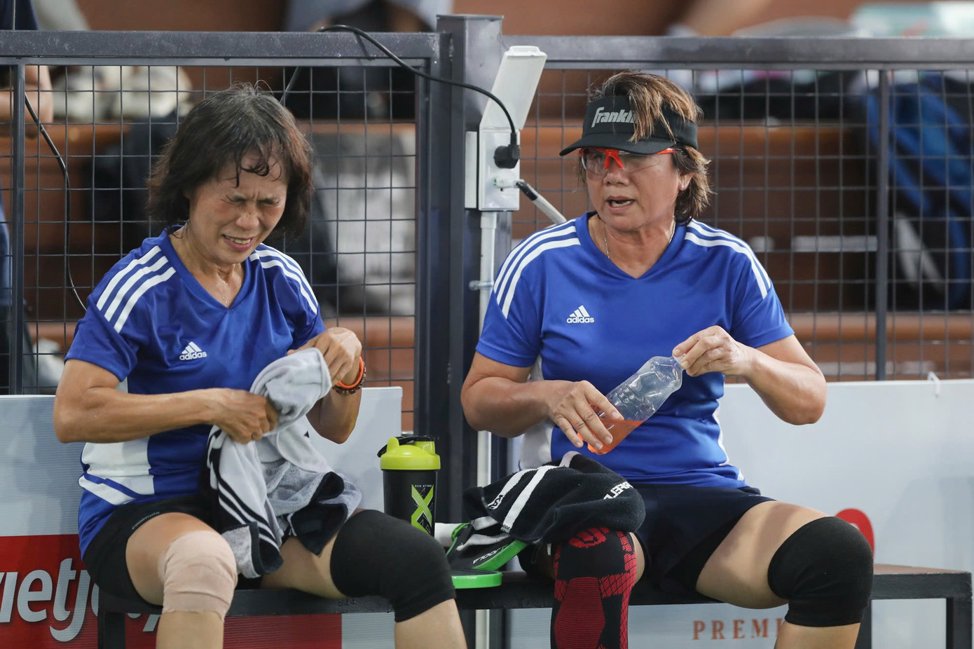 Cuối cùng, cả hai cô Phương Thảo và Như Thảo đều đùa rằng, giá như bản thân trẻ lại được 10 tuổi. "Nhìn các vận động viên trẻ trung của Giải Pickleball Việt Nam - Cúp Hyundai Thành Công 2025 cô mê lắm. Tụi cô chỉ ước trẻ lại để đua với các bạn ấy, thỏa niềm đam mê thể thao", hai cô cho biết đầy hào hứng.