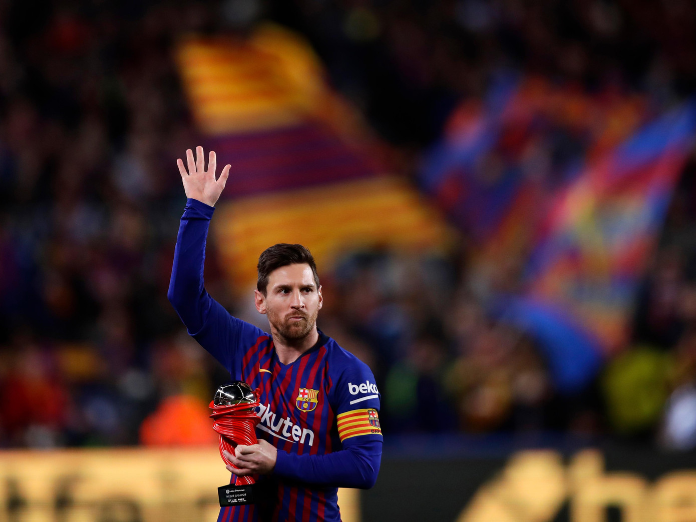Theo tờ El Mondo, Messi muốn một máy bay riêng, phòng VIP và những khoản tiền vô lý. (Ảnh: AS) Theo tờ El Mondo, Messi muốn một máy bay riêng, phòng VIP và những khoản tiền vô lý. (Ảnh: AS)