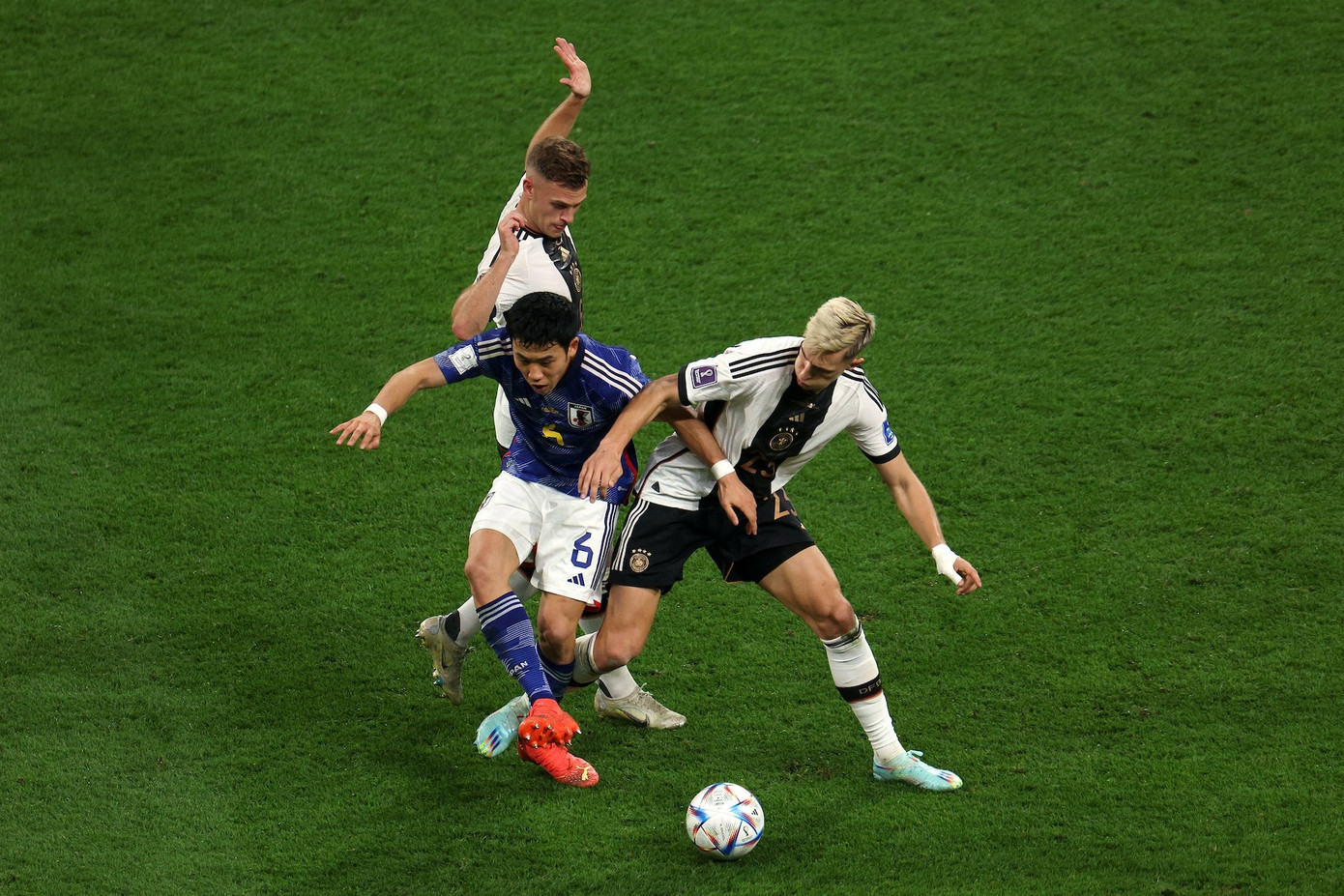 Endo từng dự World Cup 2018 nhưng không chơi một phút nào, sau đó trở thành nhân tố chính của tuyển Nhật ở World Cup 2022. Endo từng dự World Cup 2018 nhưng không chơi một phút nào, sau đó trở thành nhân tố chính của tuyển Nhật ở World Cup 2022.