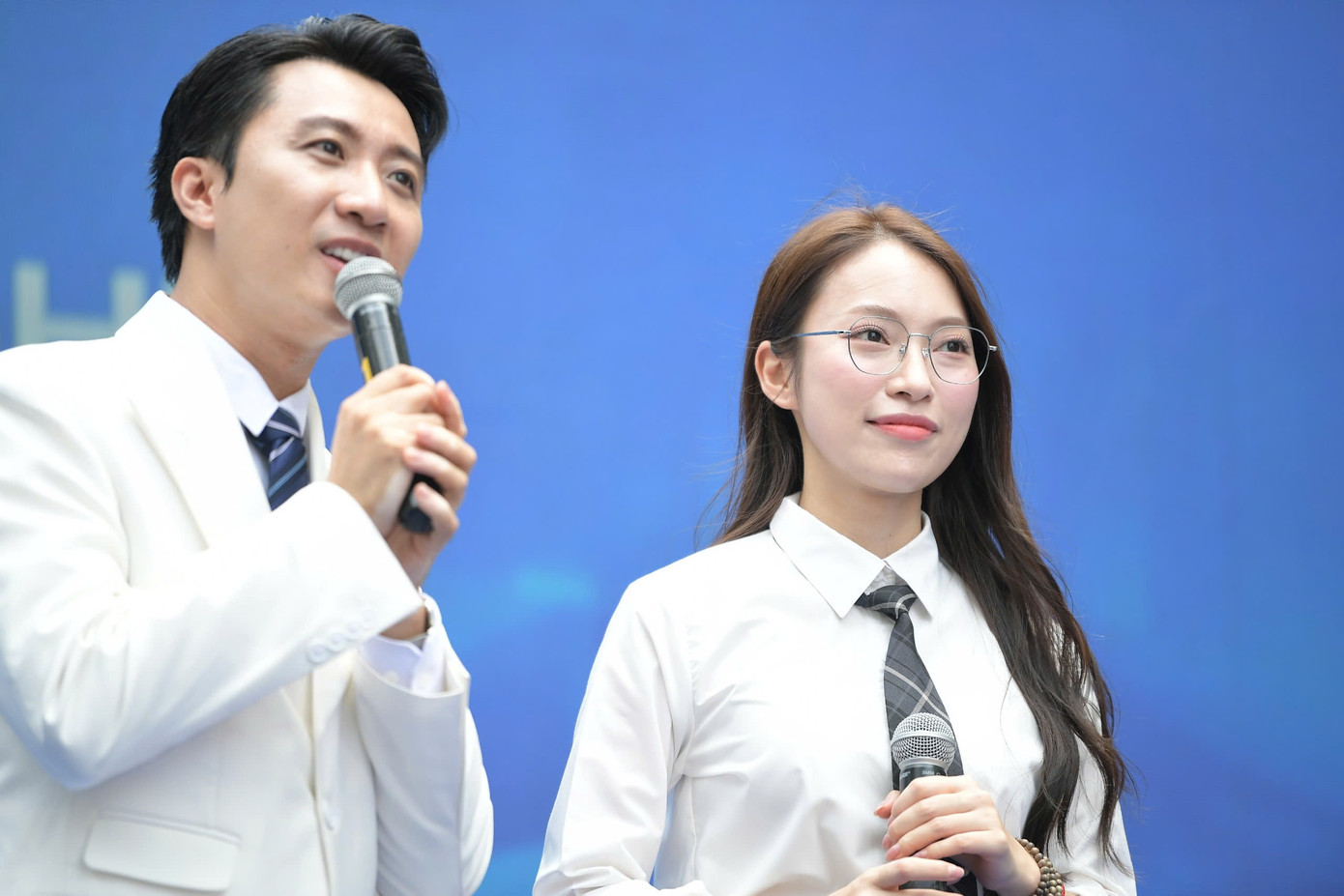 MC Khánh Vy vô cùng ấn tượng với các sinh viên khối Khoa học Công nghệ, ca ngợi họ là những công dân toàn cầu với đầy đủ bộ kỹ năng cần thiết. MC Khánh Vy vô cùng ấn tượng với các sinh viên khối Khoa học Công nghệ, ca ngợi họ là những công dân toàn cầu với đầy đủ bộ kỹ năng cần thiết.