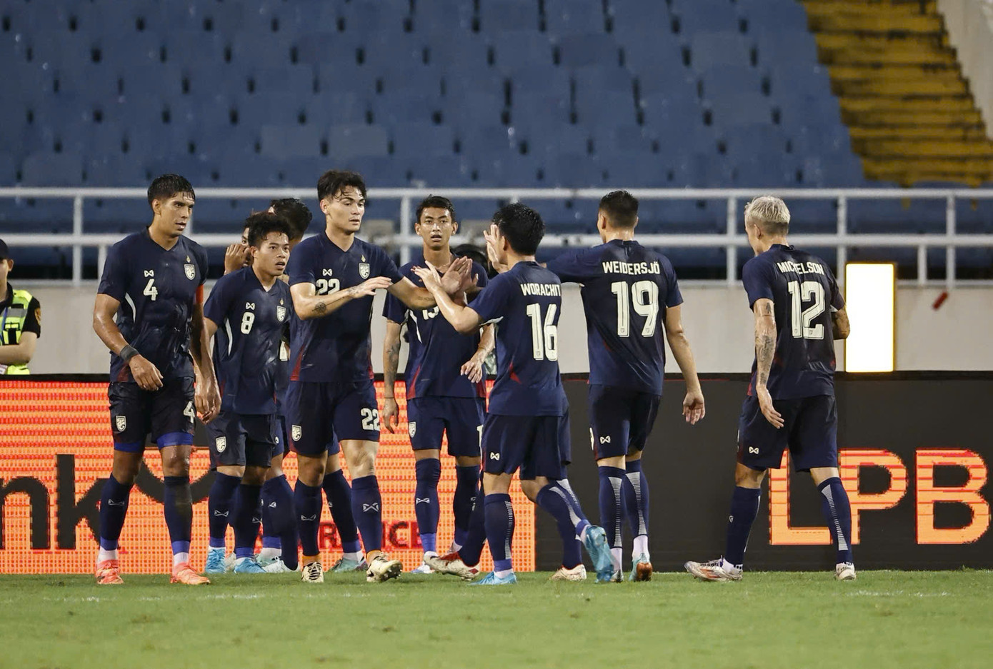 Việt Nam thua ngược Thái Lan ngay tại Mỹ Đình ảnh 39