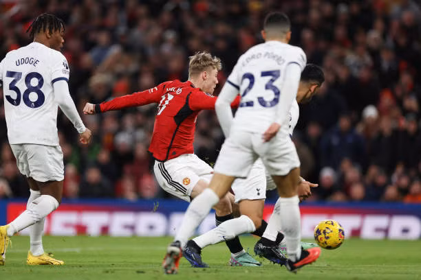 Tottenham khiến MU chia điểm tại Old Trafford ảnh 5 Tottenham khiến MU chia điểm tại Old Trafford ảnh 5