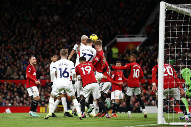 Tottenham khiến MU chia điểm tại Old Trafford ảnh 8