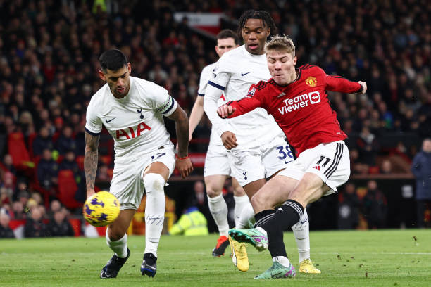 Tottenham khiến MU chia điểm tại Old Trafford ảnh 4