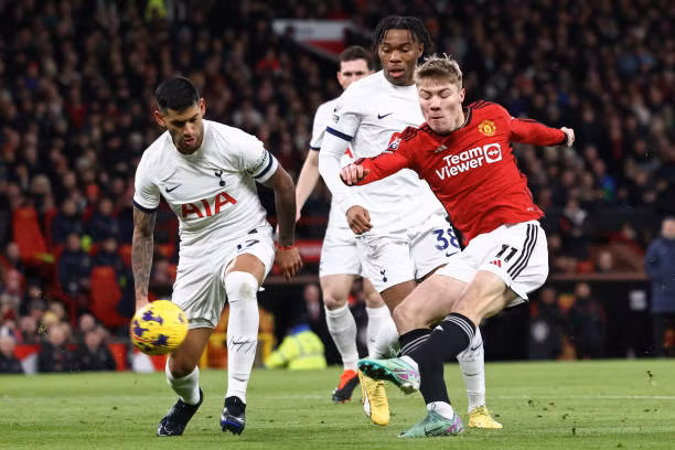 Tottenham khiến MU chia điểm tại Old Trafford ảnh 4 Tottenham khiến MU chia điểm tại Old Trafford ảnh 4