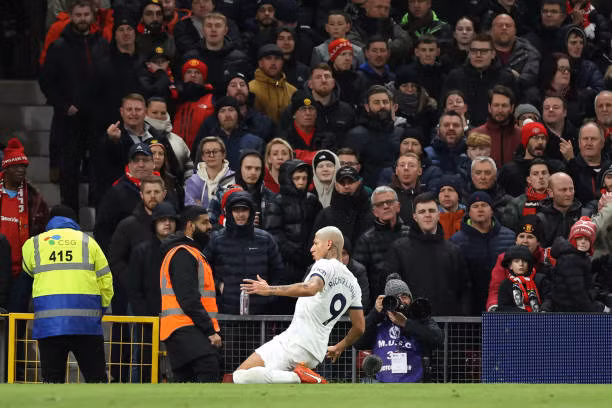 Tottenham khiến MU chia điểm tại Old Trafford ảnh 9 Tottenham khiến MU chia điểm tại Old Trafford ảnh 9