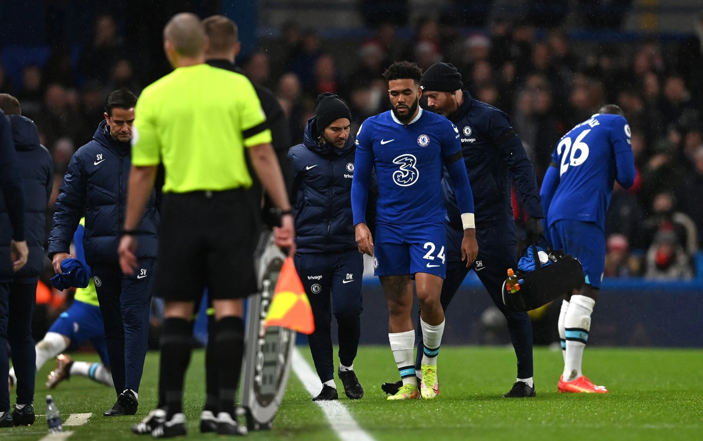 Mới trở lại sau 11 tuần, Recce James lại rời sân vì chấn thương. (Ảnh: Getty Images) Mới trở lại sau 11 tuần, Recce James lại rời sân vì chấn thương. (Ảnh: Getty Images)