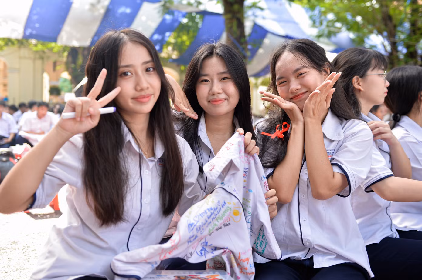 Ngoài lương và các khoản phụ cấp, nhờ chính sách đặc thù của thành phố, không ít giáo viên có thêm nguồn thu nhập hàng trăm triệu đồng/năm. Ảnh: Nguyễn Huế