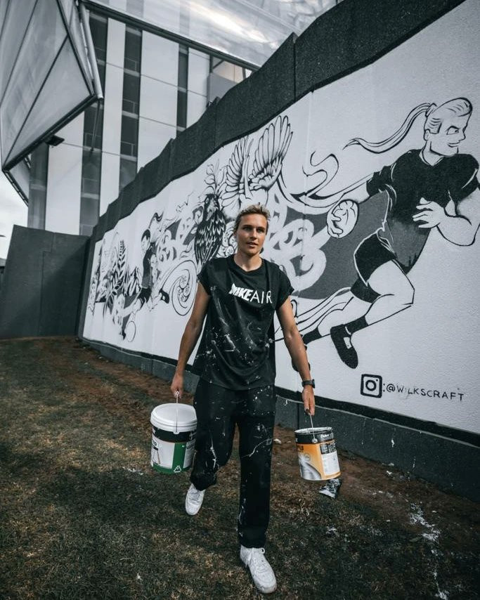 Wilkinson thực hiện tác phẩm tại sân vận động quốc gia Eden Park.