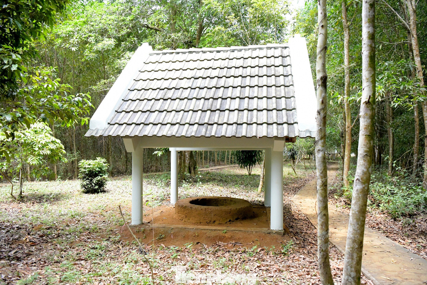 Năm 2009, Địa đạo Gò Thì Thùng được công nhận là di tích lịch sử cấp quốc gia. Cùng với địa đạo Củ Chi (TP Hồ Chí Minh), địa đạo Vĩnh Mốc (Quảng Trị), địa đạo Gò Thì Thùng là một trong 3 địa đạo lớn ở nước ta. Địa đạo cho thấy tinh thần quả cảm, ý chí kiên cường của Đảng bộ, lực lượng vũ trang cùng đồng bào vùng căn cứ cách mạng tỉnh Phú Yên trong thời kỳ kháng chiến chống Mỹ.