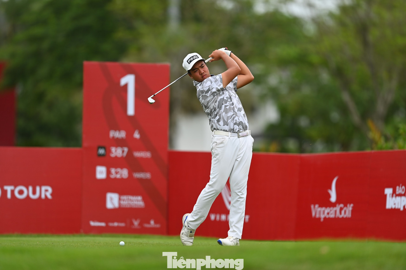 Nguyễn Đặng Minh có một ngày thi đấu tốt. "Tôi không chịu bất kỳ áp lực nào và đang chơi ổn", anh nói với báo Tiền Phong.