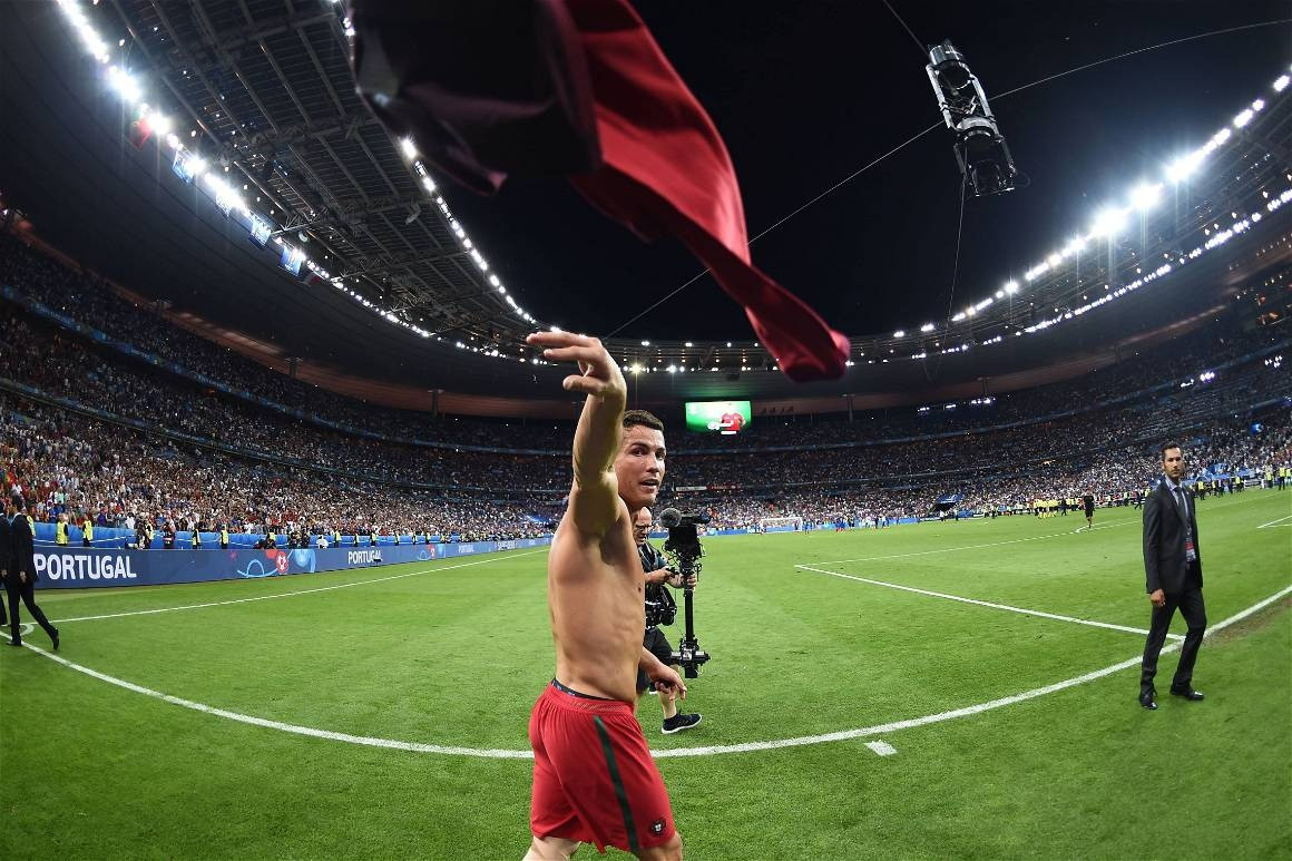 Ronaldo đang là cầu thủ ghi nhiều bàn nhất cho ĐTQG với 30 bàn, bao gồm 13 bàn ở các VCK EURO, nhiều hơn bất kỳ ai khác.