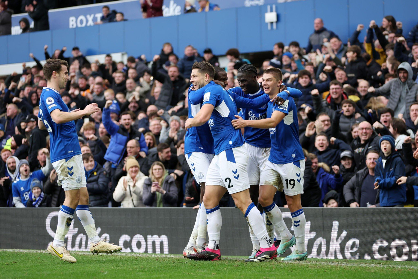 Giúp Everton đả bại Arsenal 1-0, HLV Sean Dyche có màn ra mắt hoàn hảo ảnh 20 Giúp Everton đả bại Arsenal 1-0, HLV Sean Dyche có màn ra mắt hoàn hảo ảnh 20