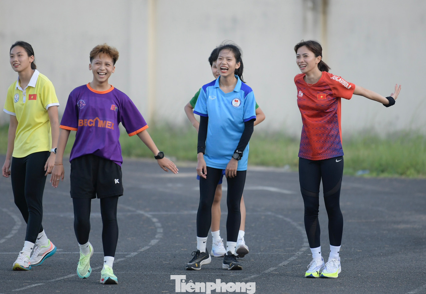 Ngọc Anh tập luyện tại sân Tuy Hòa, chuẩn bị cho Tiền Phong Marathon 2024. Ngọc Anh tập luyện tại sân Tuy Hòa, chuẩn bị cho Tiền Phong Marathon 2024.