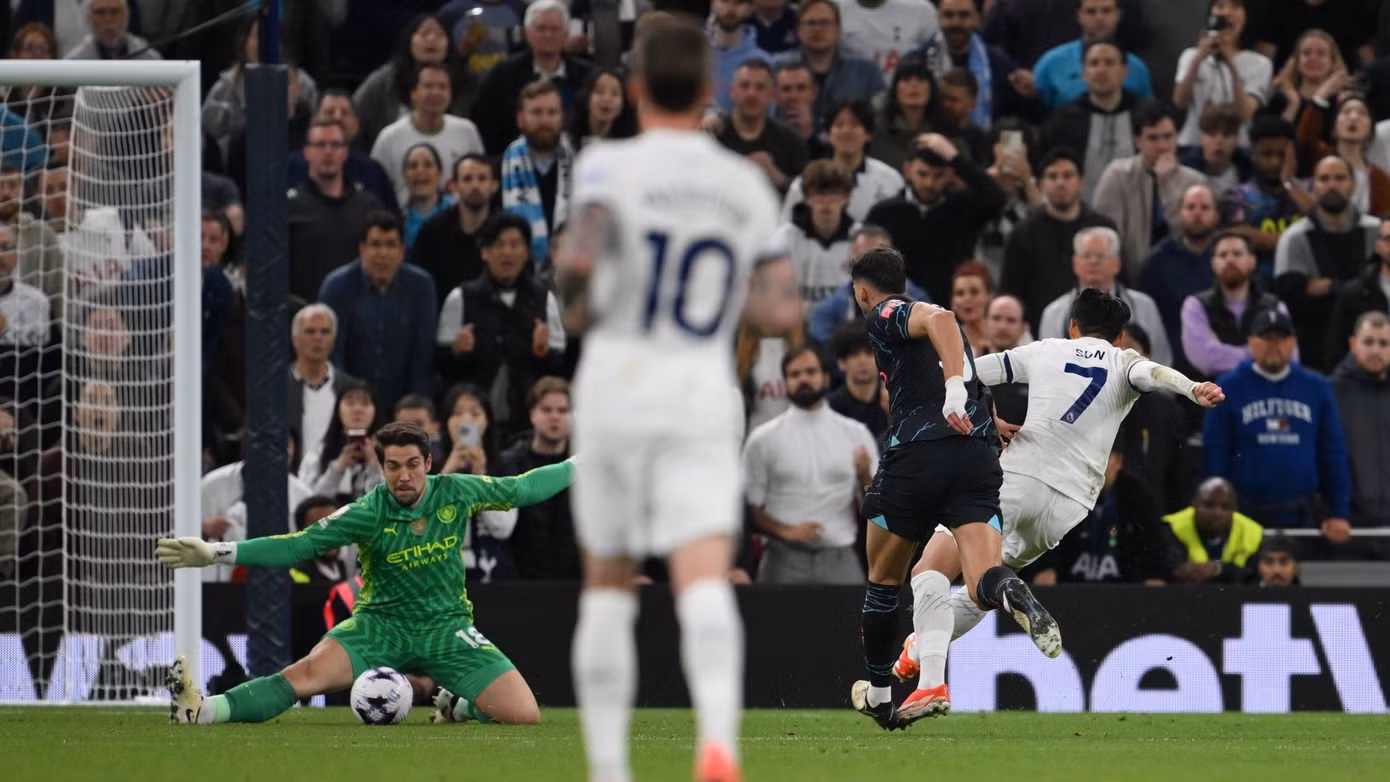 Thua Arsenal 1-5, Man City thảm bại rời Emirates ảnh 9 Thua Arsenal 1-5, Man City thảm bại rời Emirates ảnh 9