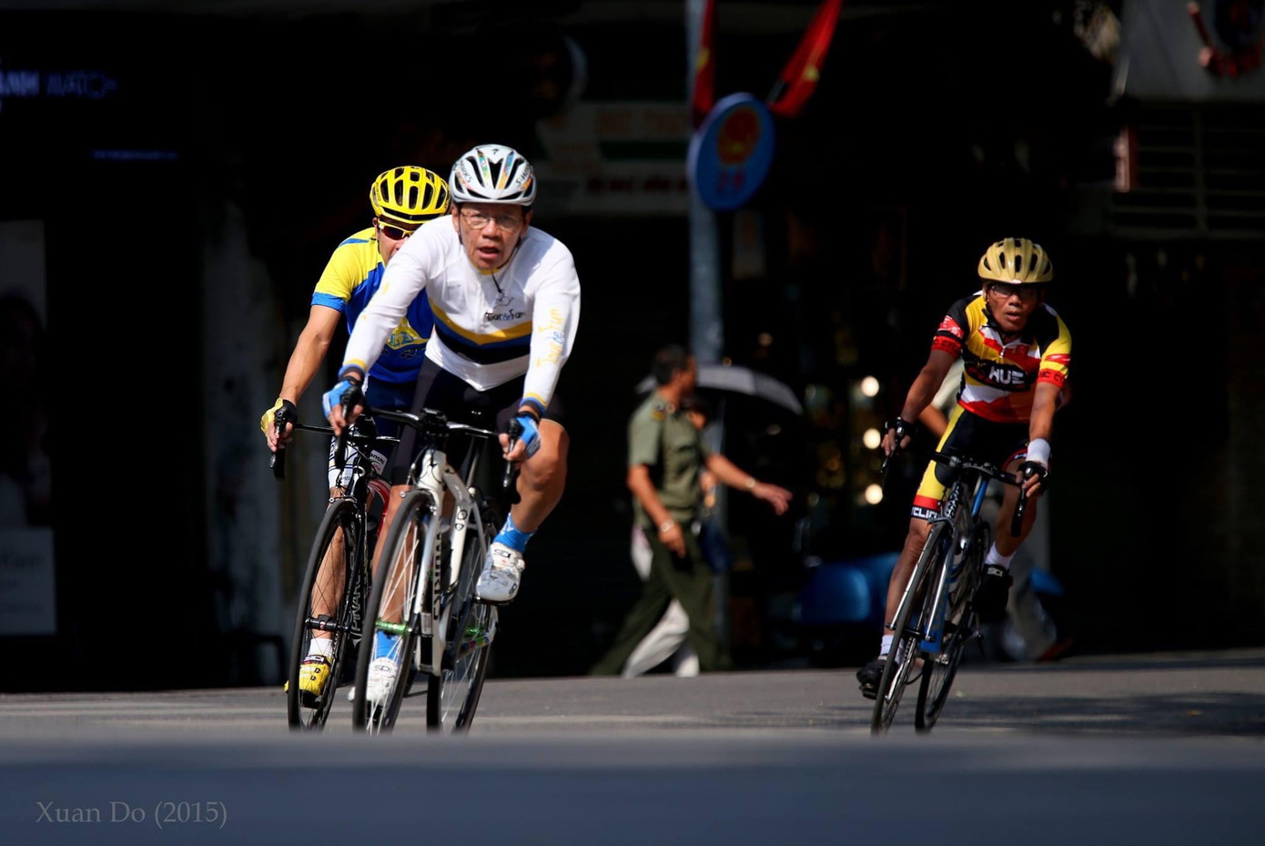 Giải đua xe đạp Hà Nội mở rộng lần thứ V thu hút hơn 500 vận động viên tham gia.