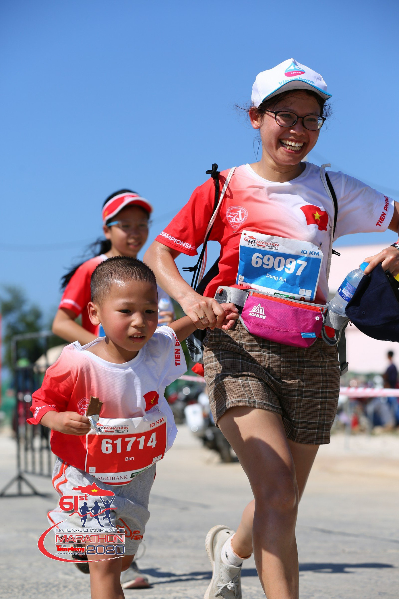 Xuân Phú đang giữ kỷ lục Vận động viên nhỏ tuổi nhất từng tham dự Tiền Phong Marathon. Xuân Phú đang giữ kỷ lục Vận động viên nhỏ tuổi nhất từng tham dự Tiền Phong Marathon.