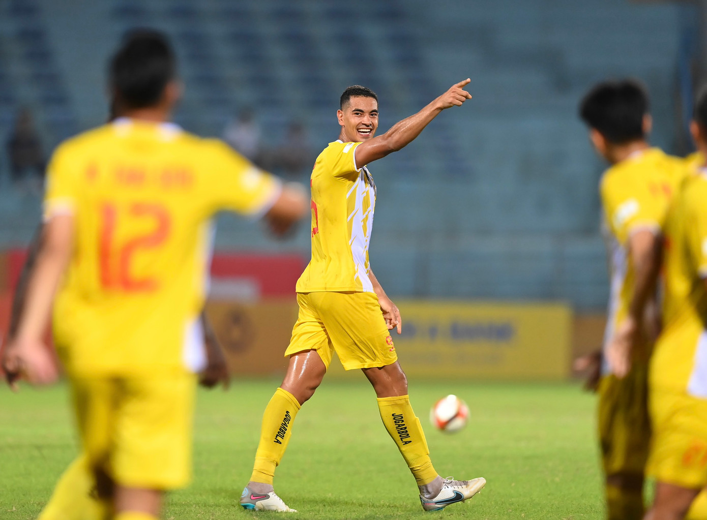 Đông Á Thanh Hoá lần thứ hai giành Siêu cúp sau khi đánh bại Công an Hà Nội 3-1 ảnh 40 Đông Á Thanh Hoá lần thứ hai giành Siêu cúp sau khi đánh bại Công an Hà Nội 3-1 ảnh 40