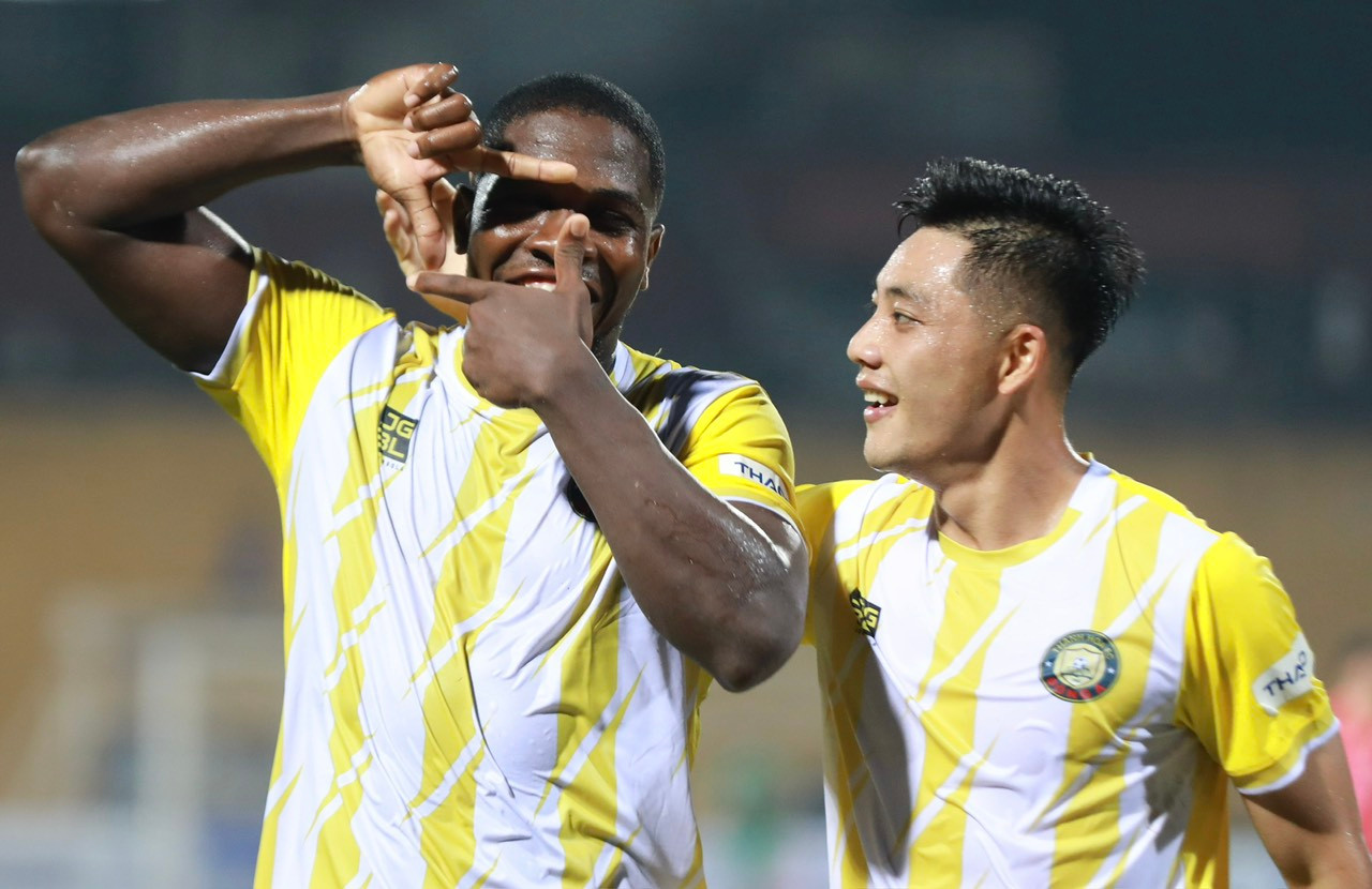 Đông Á Thanh Hoá lần thứ hai giành Siêu cúp sau khi đánh bại Công an Hà Nội 3-1 ảnh 53 Đông Á Thanh Hoá lần thứ hai giành Siêu cúp sau khi đánh bại Công an Hà Nội 3-1 ảnh 53