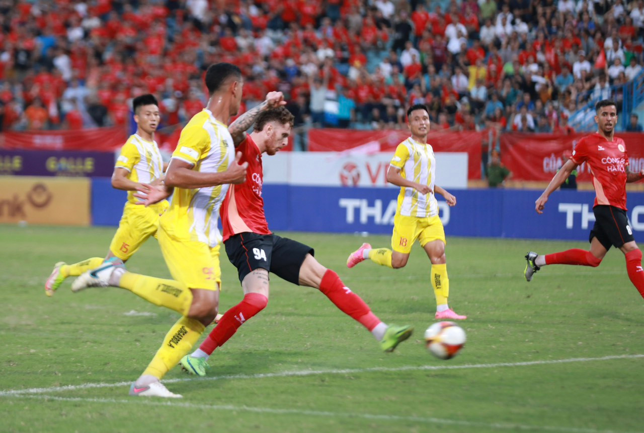 Đông Á Thanh Hoá lần thứ hai giành Siêu cúp sau khi đánh bại Công an Hà Nội 3-1 ảnh 33 Đông Á Thanh Hoá lần thứ hai giành Siêu cúp sau khi đánh bại Công an Hà Nội 3-1 ảnh 33