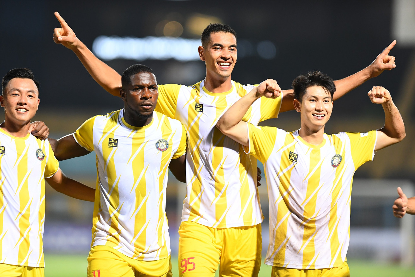 Đông Á Thanh Hoá lần thứ hai giành Siêu cúp sau khi đánh bại Công an Hà Nội 3-1 ảnh 39 Đông Á Thanh Hoá lần thứ hai giành Siêu cúp sau khi đánh bại Công an Hà Nội 3-1 ảnh 39