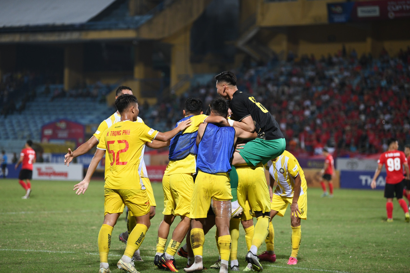 Đông Á Thanh Hoá lần thứ hai giành Siêu cúp sau khi đánh bại Công an Hà Nội 3-1 ảnh 58 Đông Á Thanh Hoá lần thứ hai giành Siêu cúp sau khi đánh bại Công an Hà Nội 3-1 ảnh 58