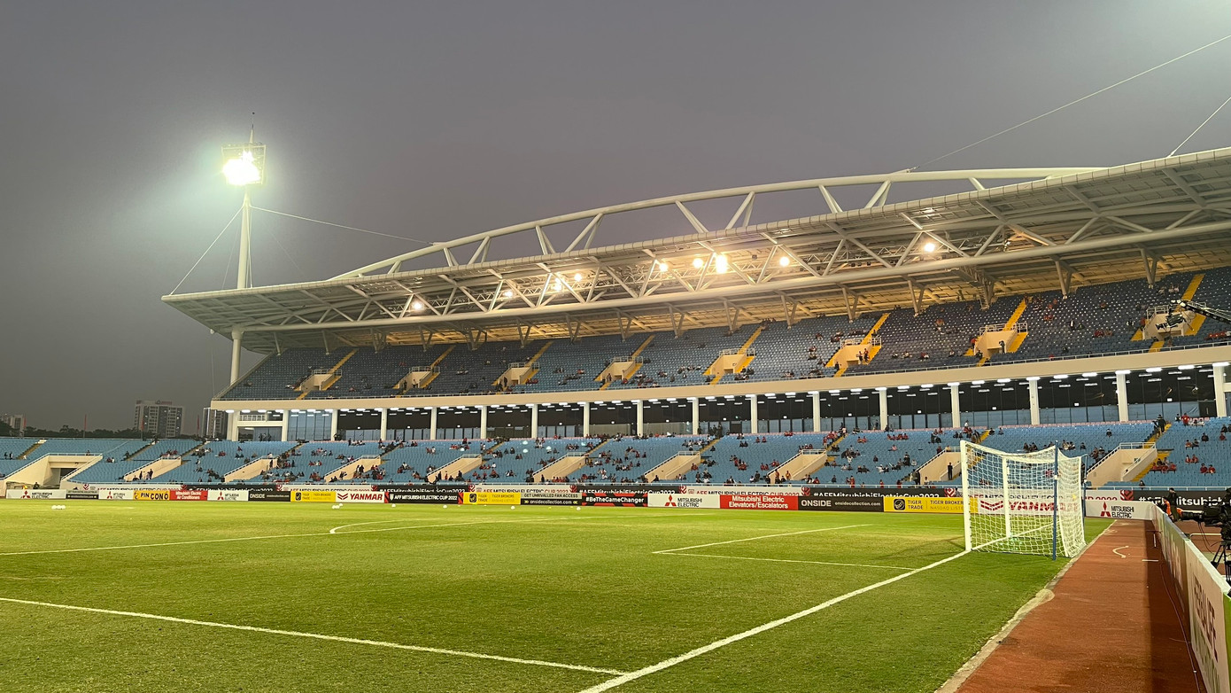 Toàn cảnh mặt sân Mỹ Đình trước trận chung kết lượt đi AFF Cup 2022. Toàn cảnh mặt sân Mỹ Đình trước trận chung kết lượt đi AFF Cup 2022.