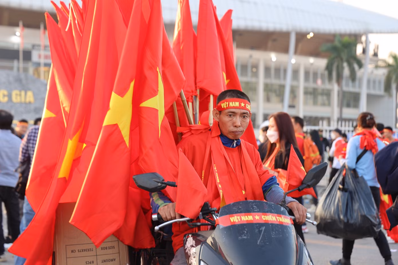 Người hâm mộ sẵn sàng nhuộm đỏ Mỹ Đình.