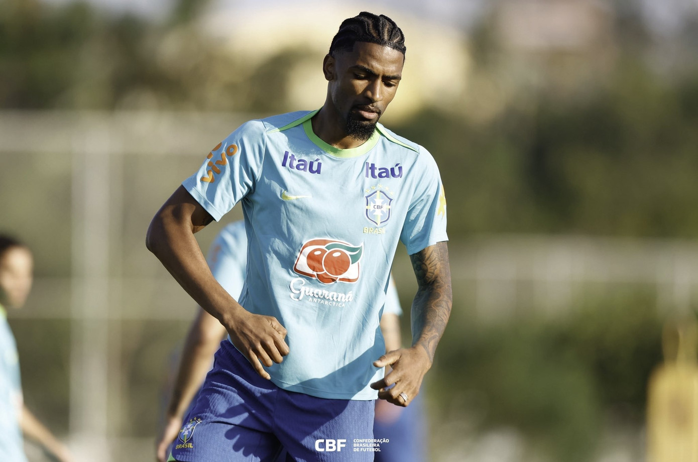 Trước khi đến châu Âu, Alexsandro liên tục bị các đội bóng ở Brazil từ chối.