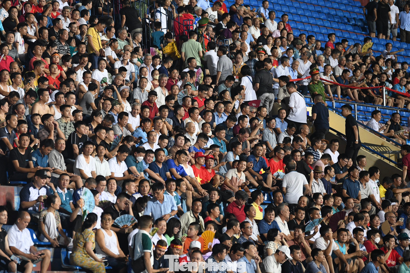 Tất cả chờ đón một trận đấu đặc sắc cả trong lẫn ngoài sân cỏ, khẳng định một lần nữa sự đúng đắn của LĐBĐ Việt Nam khi đưa trận đấu cấp đội tuyển về các tỉnh.