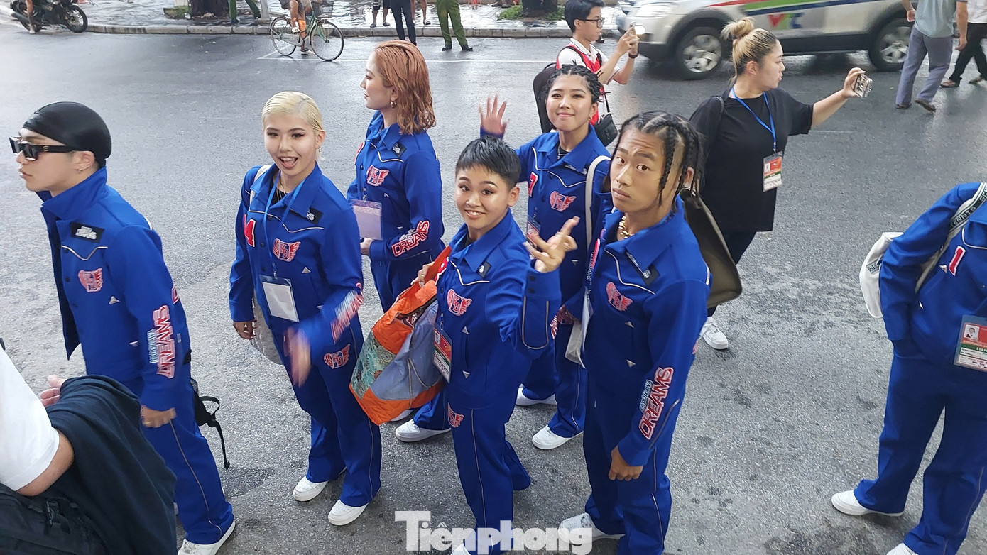 Bên cạnh đó, trận đấu còn có sự tham gia của dàn nghệ sỹ đến từ Nhật Bản, nhân dịp kỷ niệm 50 năm thành lập mối quan hệ ngoại giao giữa hai nước.