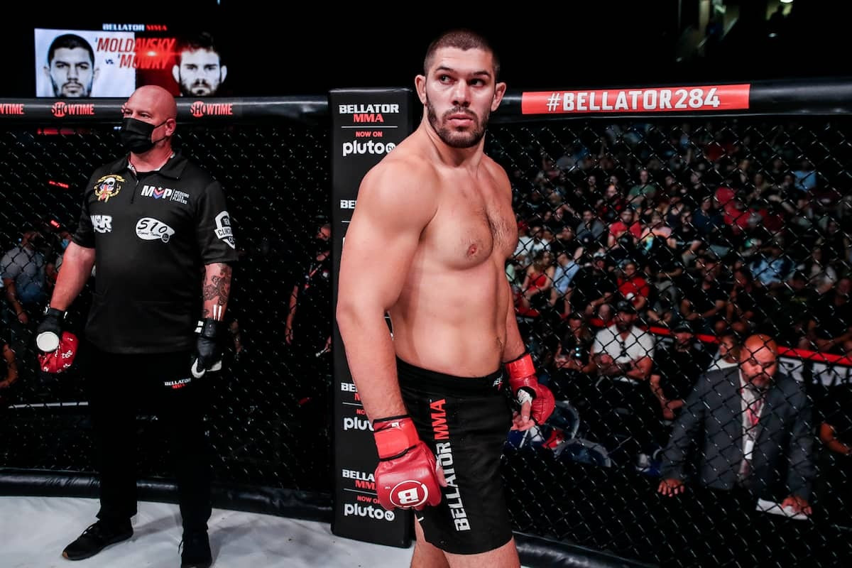 Moldavsky hiện đang xếp thứ 1 trên BXH võ sĩ hạng nặng.