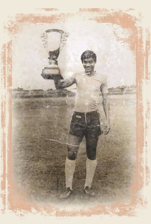 Ông Mai Đức Chung khi còn là cầu thủ đội Tổng cục Đường sắt.