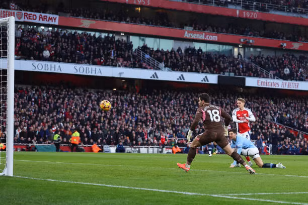 Thua Arsenal 1-5, Man City thảm bại rời Emirates ảnh 14 Thua Arsenal 1-5, Man City thảm bại rời Emirates ảnh 14