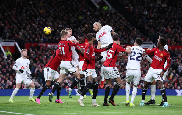 Tottenham khiến MU chia điểm tại Old Trafford ảnh 13