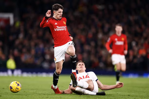 Tottenham khiến MU chia điểm tại Old Trafford ảnh 27 Tottenham khiến MU chia điểm tại Old Trafford ảnh 27