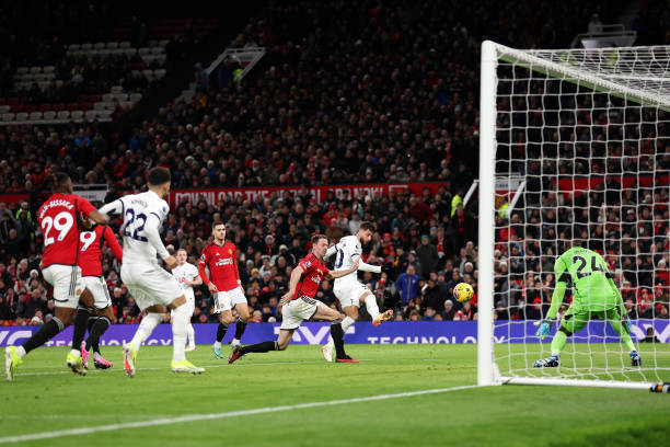 Tottenham khiến MU chia điểm tại Old Trafford ảnh 22