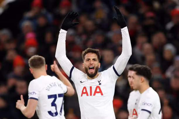 Tottenham khiến MU chia điểm tại Old Trafford ảnh 23 Tottenham khiến MU chia điểm tại Old Trafford ảnh 23