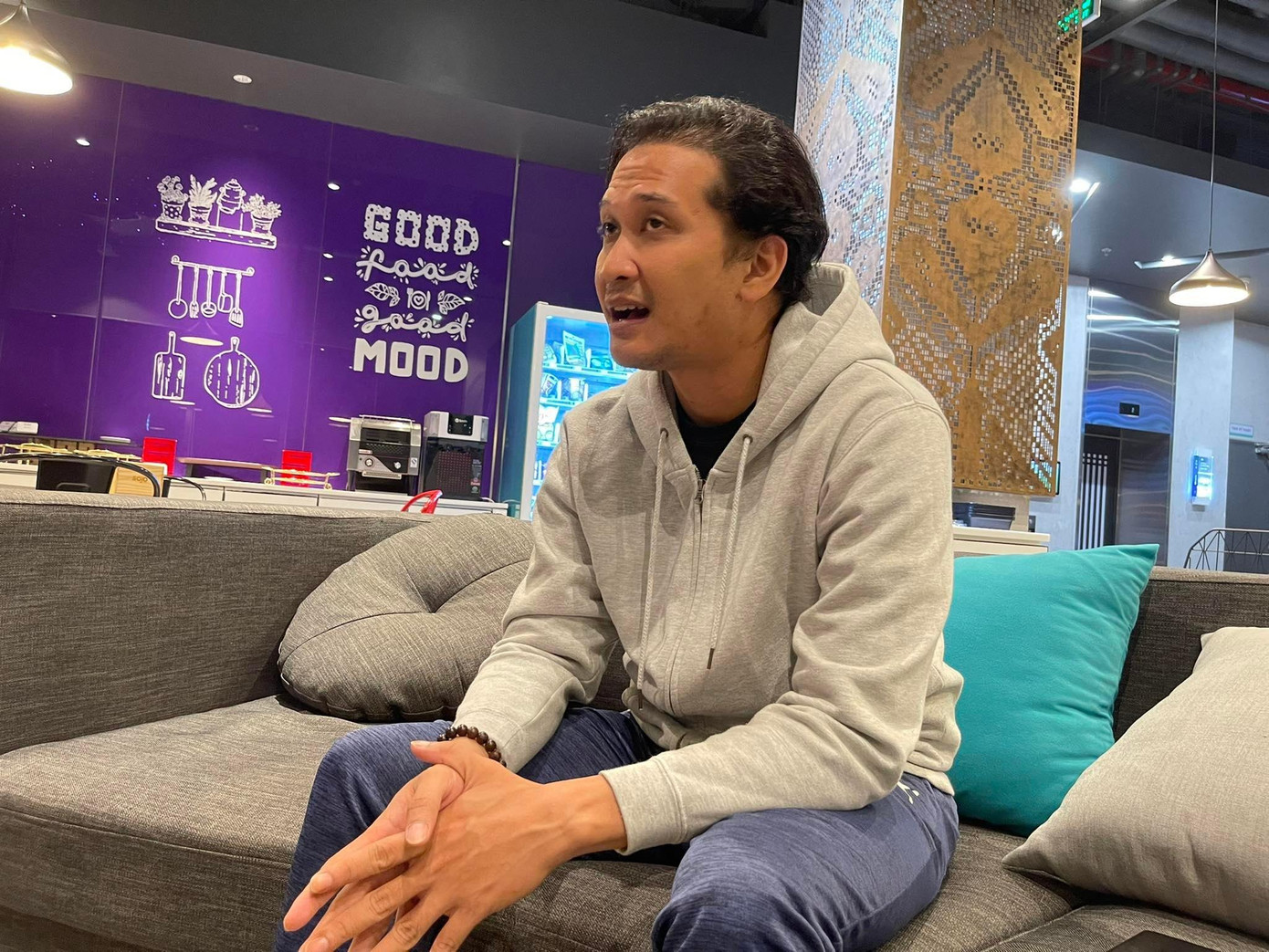 Alvino Hanafi, phóng viên tờ Goal trong cuộc trò chuyện với báo Tiền Phong.