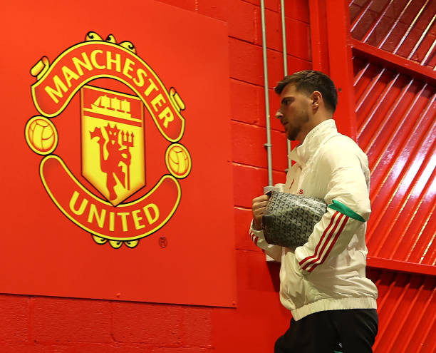 Không thể ghi bàn, MU bại trận trước Crystal Palace ảnh 1