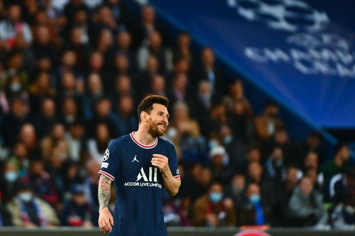 Lionel Messi dần cảm nhận sự hạnh phúc trong màu áo PSG. (Ảnh: DailyMail)