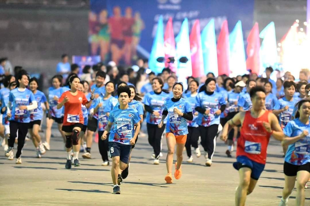 Giải chạy Marathon Tuyên Quang 2024 có sự tham gia của 1.500 vận động viên.
