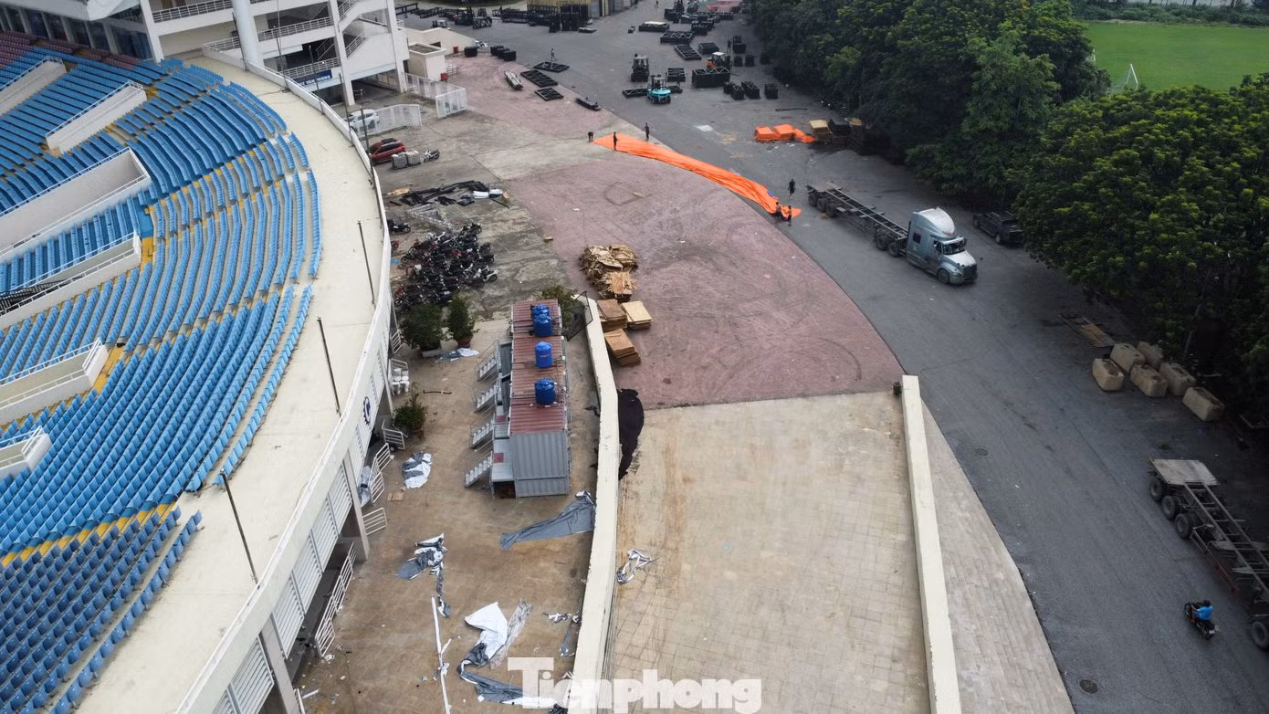 Công việc xử lý hậu kì vẫn đang được tiến hành.