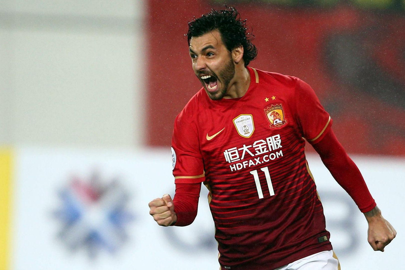 Ricardo Goulart thời còn chơi cho Guangzhou Evergrande. Ricardo Goulart thời còn chơi cho Guangzhou Evergrande.